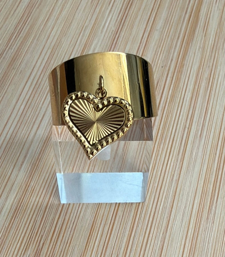 Bague dorée à pampille cœur