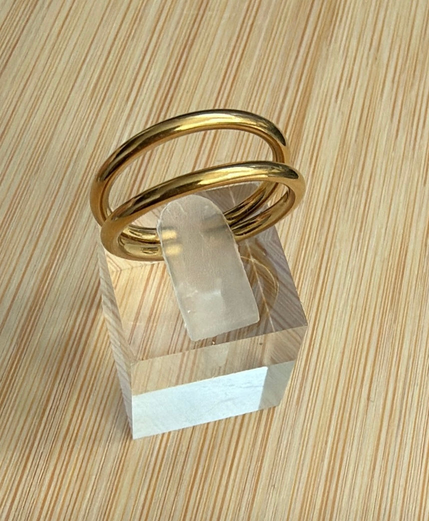 Bague dorée double anneau
